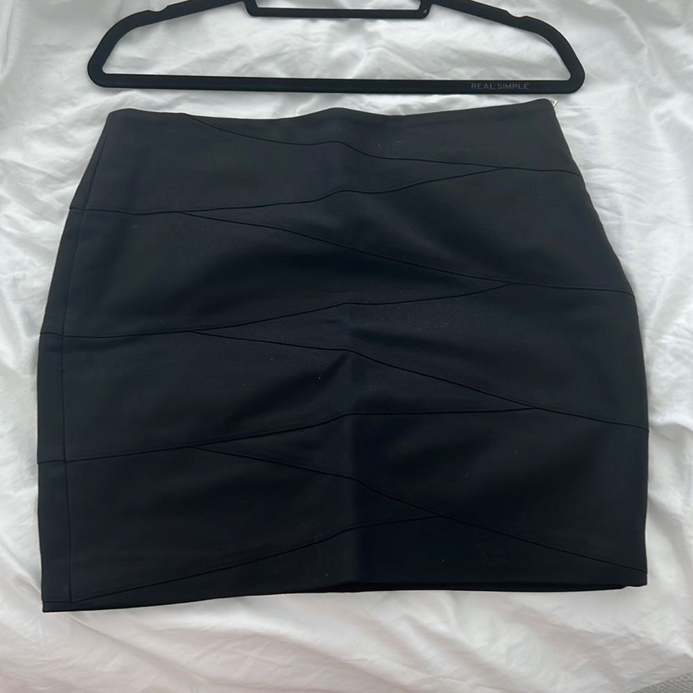 Women’s Designer Robert Rodriguez Size 8 Black Bandage Skirt - LIKE NEW!